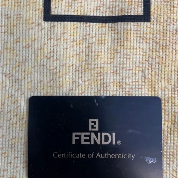 π₯ Vintage Fendi leather purse π₯ - Picture 15 of 16